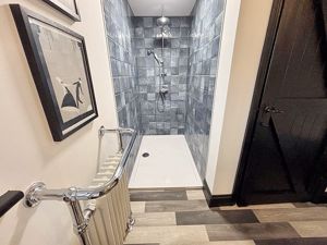 En suite shower room- click for photo gallery